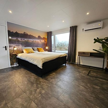 Luxe Woonboot In De Natuur Evt Met Console Bootje! Leeuwarden Exterior photo